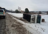 Avarija ties Seredžiumi - nuvirto sunkvežimis