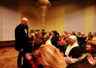 Valentino Masalskio susitikime – juokas pro ašaras iš šiuolaikinių laidojimo tradicijų