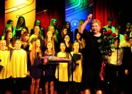 Nepaprastas D.Lapienės jubiliejus - scenoje tarp mokinių ir draugų (video)