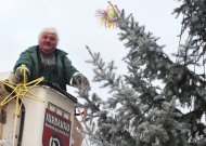 Kauno gatvės žaliaskarę jau puošia mamyčių pagaminti žaislai