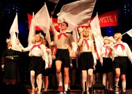 "Saulės namai" renginio atgarsiai. Internautams užkliuvo pionieriai scenoje. Atviras režisieriaus G.Zarecko laiškas