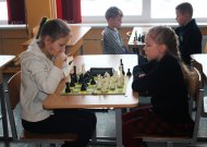 Paaiškėjo, kurios miesto mokyklos pradinukai keliaus į Lietuvos mokyklų šachmatų finalines varžybas