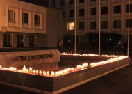 Neeilinė akcija. Smurtui  prieš vaikus griežtai pasakyti "NE" raginami ir jurbarkiečiai (kviečiami uždegti žvakių prie savivaldybės)