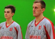 Jurbarko garbę gins A.Kulikauskas (kairėje) ir V.Undraitis.