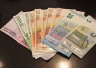 Didžiausia alga „ant popieriaus“ - 975 eurai. Sužinokite, kas tiek rajone moka