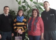 Jurbarko rajono policijos komisariato viršininkas A. Dumčius ir bendruomenės pareigūnas R. Budrius padėkojo už socialinę partnerystę