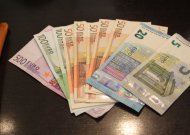 Paskelbti naujausi atlyginimai: rajono lyderis – urėdija