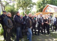 Baikeriai Smalininkų senovinės technikos muziejui atvežė kanistrą pinigų