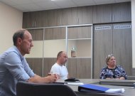 Viešojo konkurso komisijos pirmininkas Arvydas Štulas (kairėje), kuris yra ir Jurbarko autobusų parko direktorius, siūlo investuotojų neieškoti, bet savivaldybei stotį statyti savo lėšomis.
