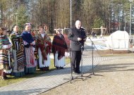 Jurbarkų seniūnijoje Lietuvos 100-mečio aikštėje atidengtas paminklinis akmuo