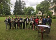 Įteikti brandos atestatai ir Eržvilko gimnazistams