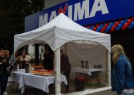 Mažoji „Maxima“ lankytojus pasitinka su tortu ir kava