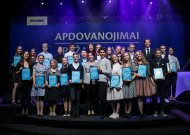 „Maximalistėms“ iš Jurbarko Austėjai ir Barborai įteikti apdovanojimai