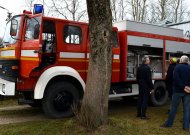 Juodaičių ugniagesiams nupirko gaisrinę autocisterną