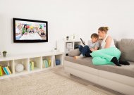 Televizijos keičia programų tinklelį – filmai ir laidos namuose likusiems vaikams ir jaunimui