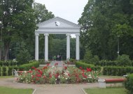 Kur žydi rožės,  pavadintos kunigaikščių Vasilčikovų vardais?