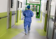 Moterį pribloškė greitosios medicinos pagalbos darbas: pas COVID-19 pacientą atvažiavo be kaukių