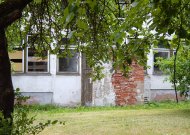Siūlo apleistą pastatą griauti ir jo vietoje statyti kotedžus