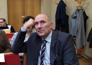Valdančiųjų vienybė silpsta užsimojus keisti administracijos direktorių