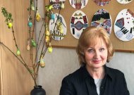 Danguolė Titliuvienė Velykoms kuria tikrą grožį - meniškai skutinėja margučius.