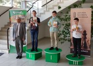 Jurbarko delegacija iš Lietuvos šachmatų čempionato grįžo su vicečempiono taure (nuotraukos)