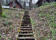 Pasivaikščioti prie užtvankos skirta pakrantės juosta, per Smukučių sodų sklypus – tik su leidimu