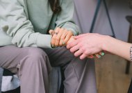 Pagal savižudybių skaičių liekame duobėje: specialistai kalba apie efektyvesnes pagalbos priemones