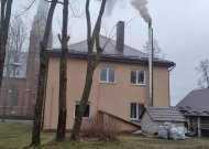 Klebonijos kamino dūmai temdė miestiečių nuotaikas