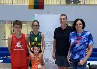 2021 m. spalio 16 dieną Vašingtone vykęs 18-as Lietuvos Ambasadorės taurės krepšinio turnyras. Simas Kačerauskas žaidė už Lietuvos ambasados komandą. Viltė, Valdas ir Jolanta prisidėjo prie turnyro organizavimo.