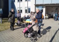 Užgavėnės bibliotekos kiemelyje. Vaišino sriuba ir rinko aukas ukrainiečiams