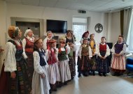 Šį trečiadienį folkloro grupės „Imsrė“ ir „Imsriukai“ svečiavosi Eržvilko senelių globos namuose