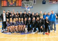 Bronzos medaliais pasipuošusi „Jurbarkas – karys“ komanda.