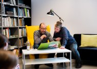 Tėtis skaitė mažiesiems bibliotekos skaitytojams