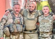 Į Jurbarką planuoja atvykti specialiosios oro žvalgybos kuopos vadas, vyresnysis leitenantas Robert Pogosjan, vadinamas „dronų medžiotoju“ (vidury)..