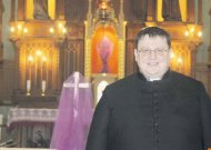 Jurbarko Švč. Trejybės bažnyčios kunigo Dariaus Auglio sveikinimas Šv. Velykų proga