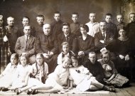 Jurbarko pradžios mokyklos baigiamoji klasė 1928 m.