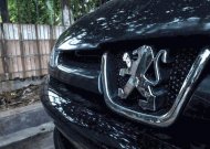 Bandė įregistruoti automobilį turintį klastojimų požymių