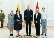 Prezidentas įteikė Žūvančiųjų gelbėjimo kryžių Jono Norkaus dukrai