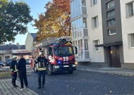Trys priešgaisriniai automobiliai skubėjo į miesto centrą