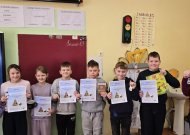 Veliuonos trečiokai kūrė dovanas svajonių šuniukui