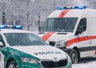 Sekmadienį eismo įvykiuose nukentėjo vairuotojas ir pėsčioji