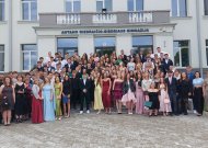 Paskutinis skambutis nuskambėjo ir 100-ajai Jurbarko gimnazijos laidai.