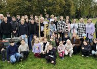 Viešvilėje pasodintas jaunimo politikos 30-mečiui skirtas ąžuoliukas
